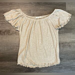 Women's Off-Shoulder Ruffle Top Size Medium